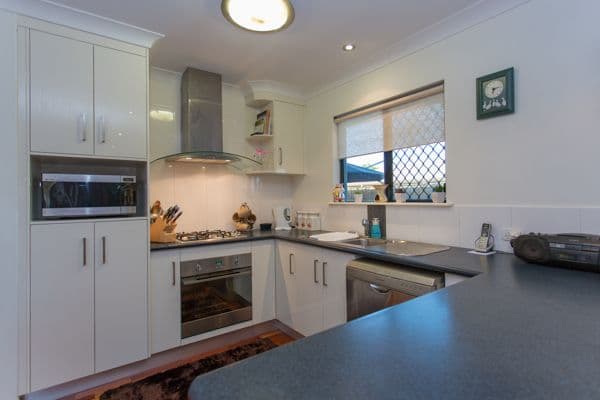 21 Churchill Avenue, OORALEA QLD 4740, Ooralea - Thumbnail 2