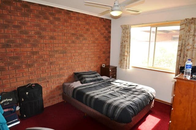 2 Parry Street, SEYMOUR VIC 3660, Seymour - Thumbnail 4