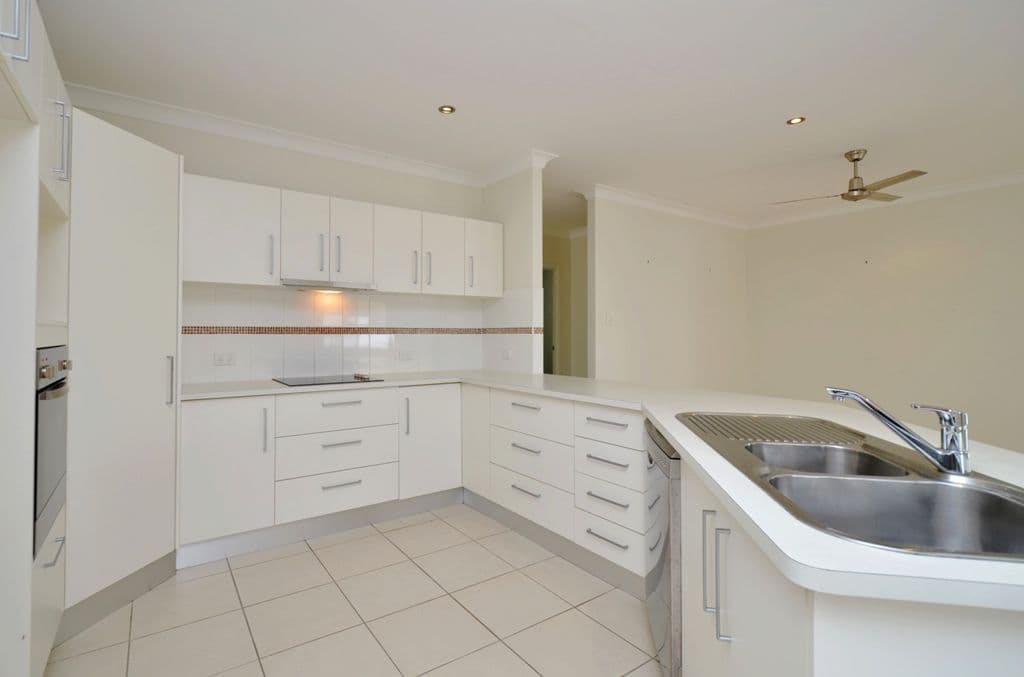 8 Hempel Street, BUSHLAND BEACH QLD 4818, Bushland Beach - Thumbnail 5