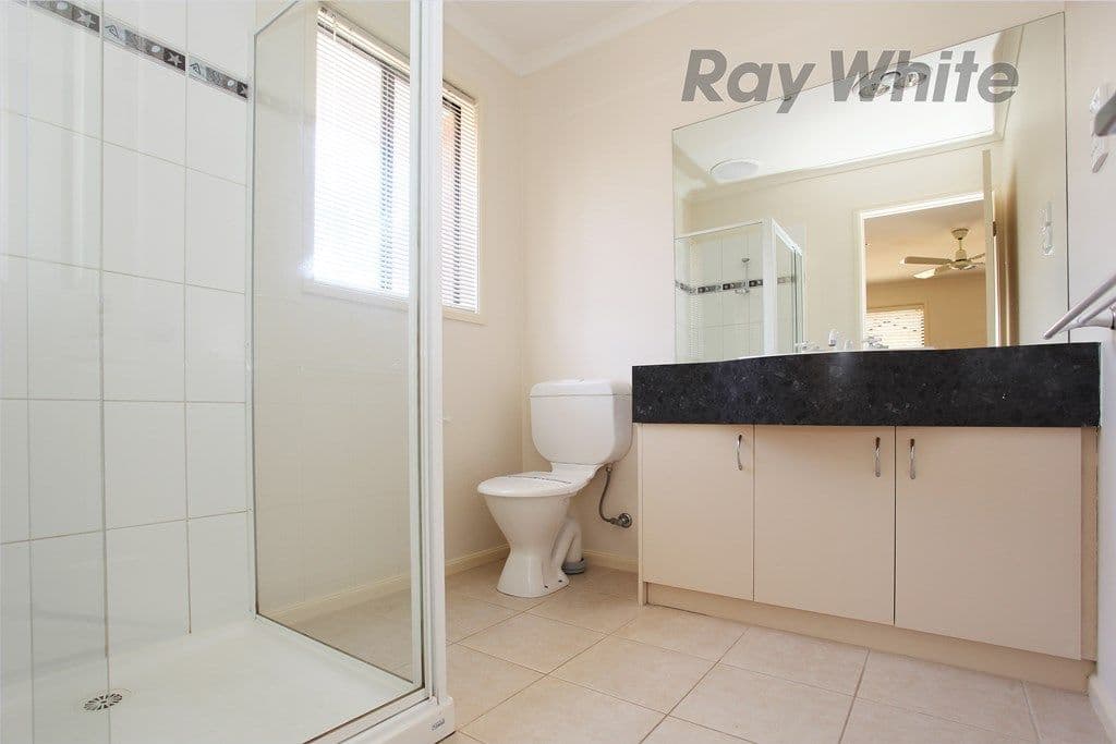 6 Newburgh Court, POINT COOK VIC 3030, Point Cook - Thumbnail 4