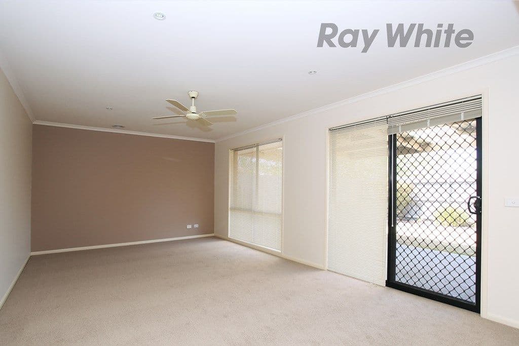 6 Newburgh Court, POINT COOK VIC 3030, Point Cook - Thumbnail 7