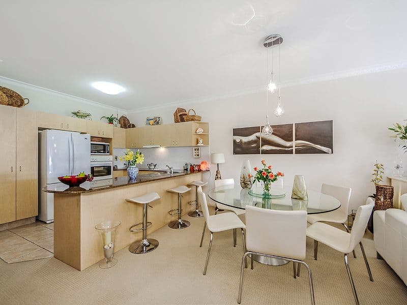 18 Charlton Street, SOUTHPORT QLD 4215, Southport - Thumbnail 4