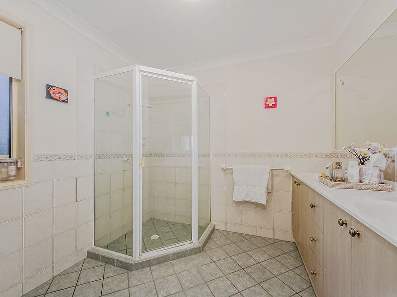 18 Charlton Street, SOUTHPORT QLD 4215, Southport - Thumbnail 8