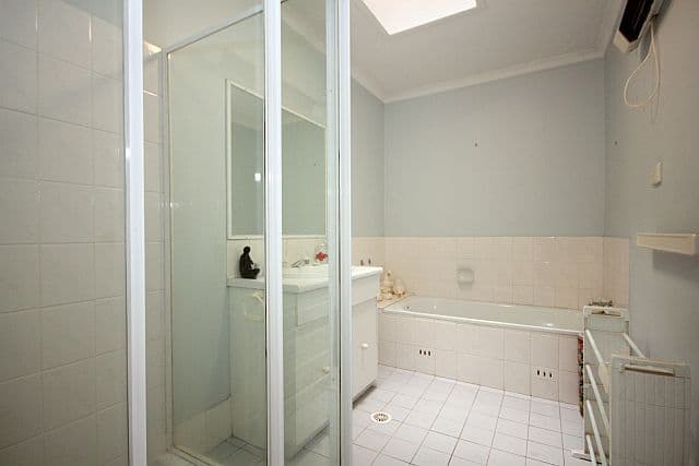 3 Silkyoak Grove, GREENACRE NSW 2190, Greenacre - Thumbnail 8