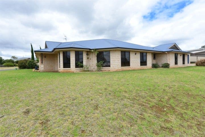 1 Keats Court, WESTBROOK QLD 4350, Westbrook - Image 1