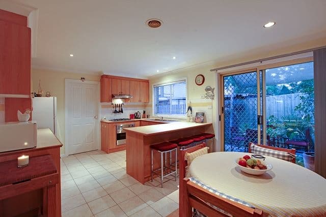 25 Chenies Street, RESERVOIR VIC 3073, Reservoir - Thumbnail 4