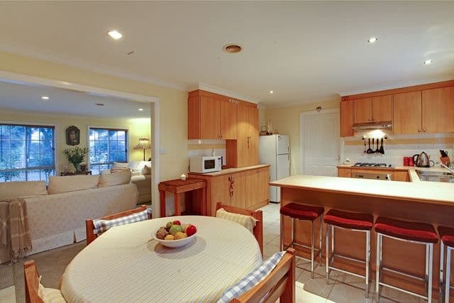 25 Chenies Street, RESERVOIR VIC 3073, Reservoir - Thumbnail 3