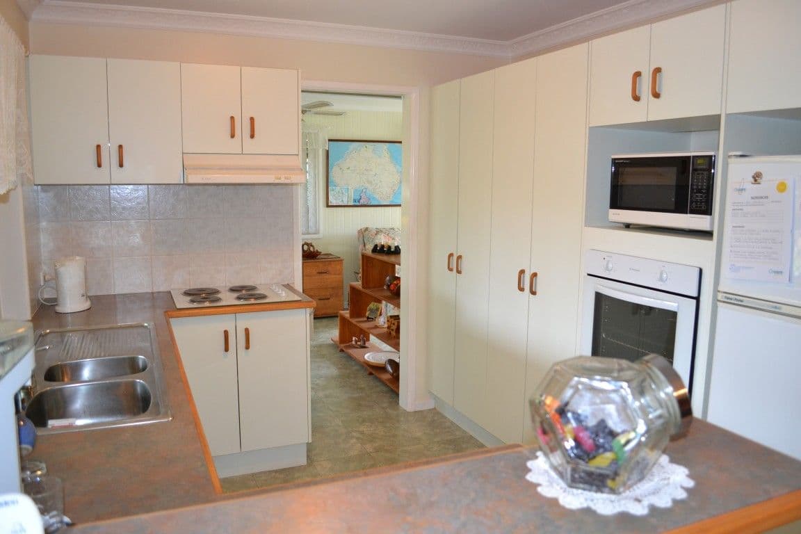 31 Carinya Drive, CLINTON QLD 4680, Clinton - Thumbnail 4