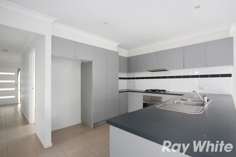14 Walnut Way, PAKENHAM VIC 3810, Pakenham - Thumbnail 2