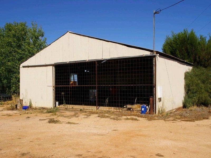 16 Dobson Avenue, Rosanna, Rosanna - Thumbnail 3