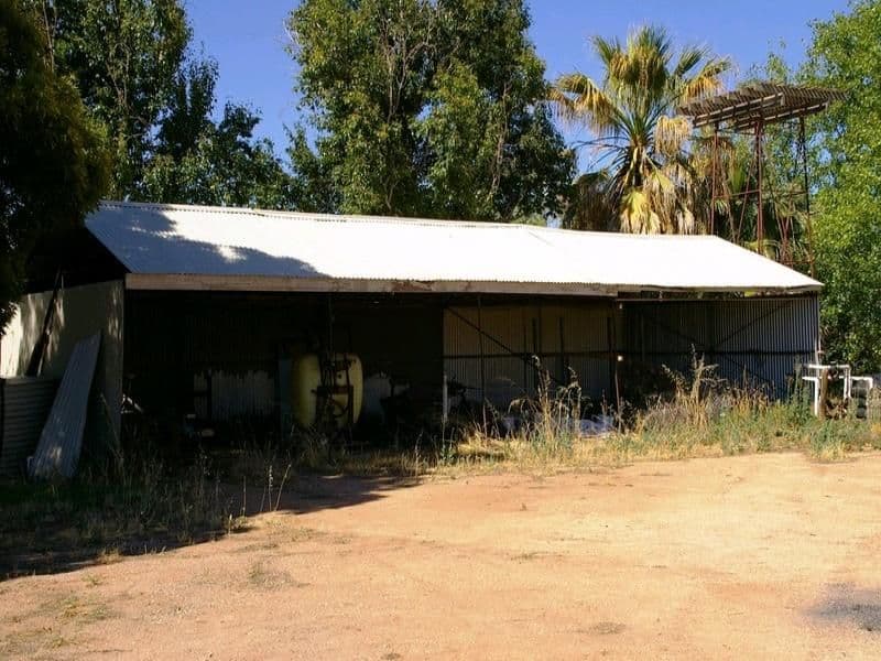 16 Dobson Avenue, Rosanna, Rosanna - Thumbnail 4