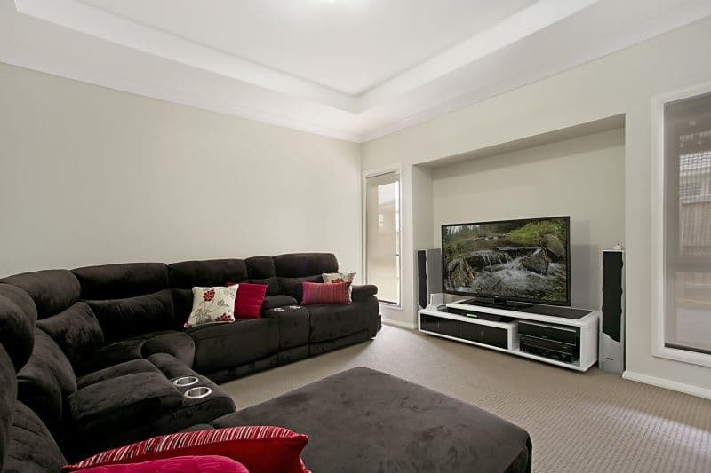 52 McKeachies Drive, ABERGLASSLYN NSW 2320, Aberglasslyn - Thumbnail 4