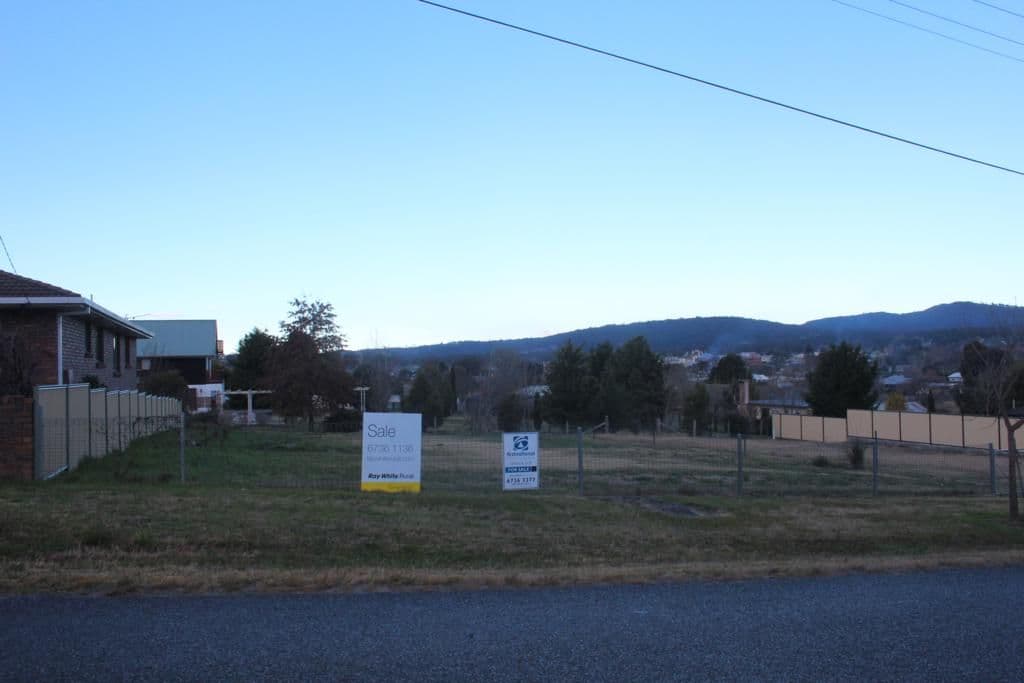117 Pelham Street, TENTERFIELD NSW 2372, Tenterfield - Thumbnail 2