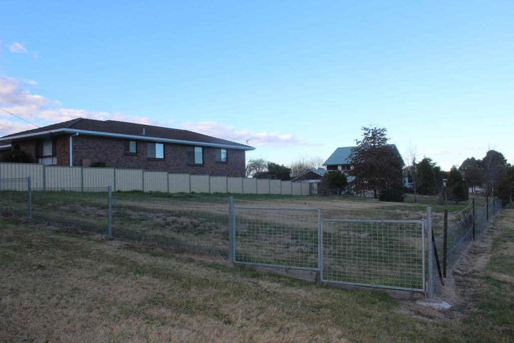 117 Pelham Street, TENTERFIELD NSW 2372, Tenterfield - Thumbnail 3