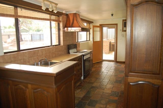 17 Cooper Street, STIRLING NORTH SA 5710, Stirling North - Thumbnail 5