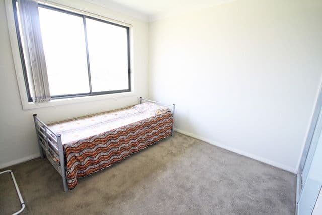 63 Sovereign Circuit, Glenfield NSW 2167, Glenfield - Thumbnail 8