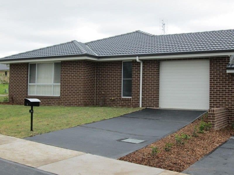1/16 Sapphire Drive, RUTHERFORD NSW 2320, Rutherford - Image 1