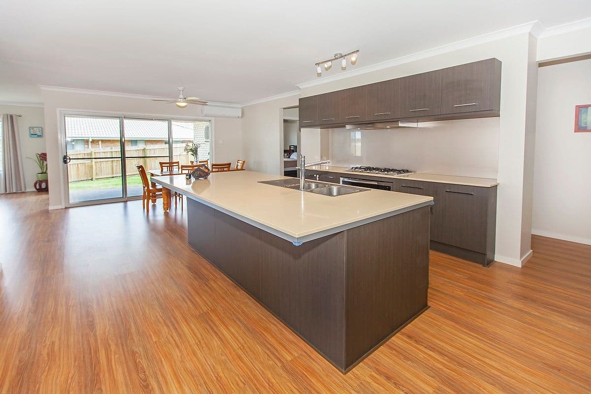 27 Wild Iris Terrace, SPRINGFIELD LAKES QLD 4300, Springfield Lakes - Thumbnail 3