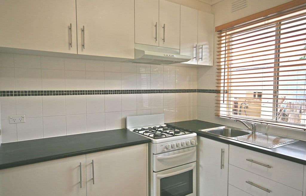 11 Yarmouth Avenue, ST ALBANS VIC 3021, St Albans - Thumbnail 4
