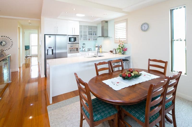 8 Eider Avenue, PARADISE POINT QLD 4216, Paradise Point - Thumbnail 5