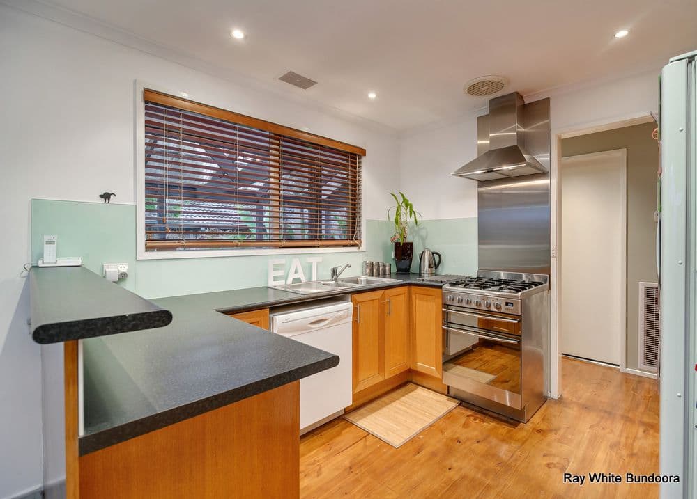 11 Eaglet Court, MILL PARK VIC 3082, Mill Park - Thumbnail 3