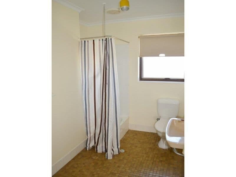 10/194  Seaview Road, HENLEY BEACH SA 5022, Henley Beach - Thumbnail 2