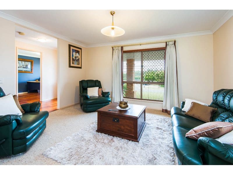 38 Pindari Crescent, WISHART QLD 4122, Wishart - Thumbnail 4