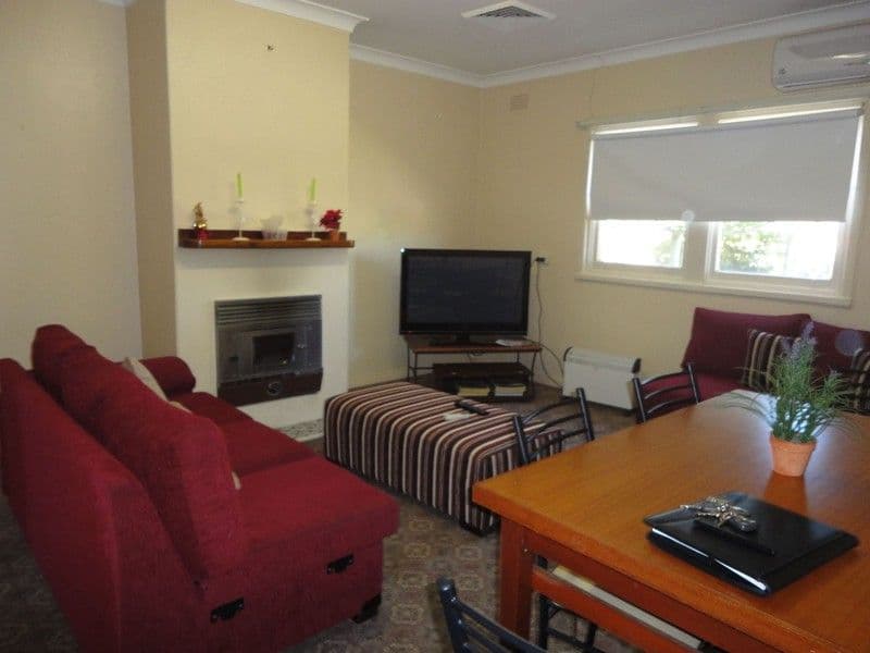 45 Airport Street, TEMORA NSW 2666, Temora - Thumbnail 2