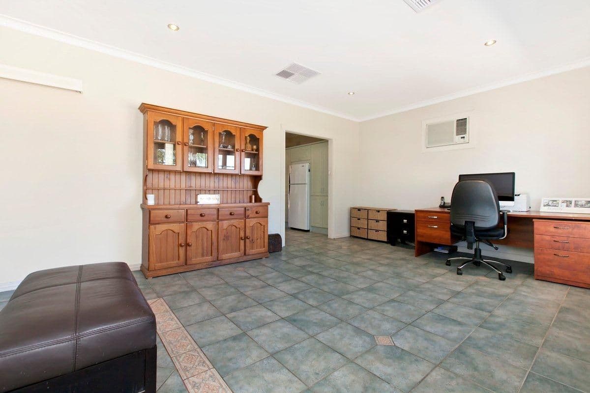 28 Knightsbridge Avenue, VALLEY VIEW SA 5093, Valley View - Thumbnail 3