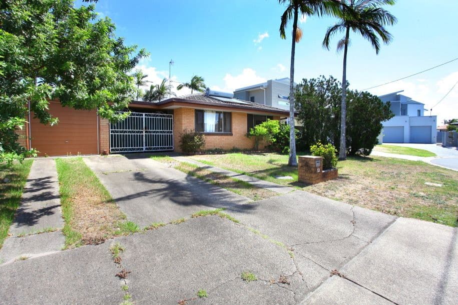12 Carmel Court, BROADBEACH WATERS QLD 4218, Broadbeach Waters - Thumbnail 4