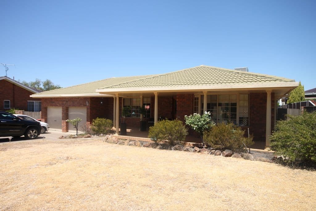 12 The Mews, TAMWORTH NSW 2340, Tamworth - Thumbnail 2