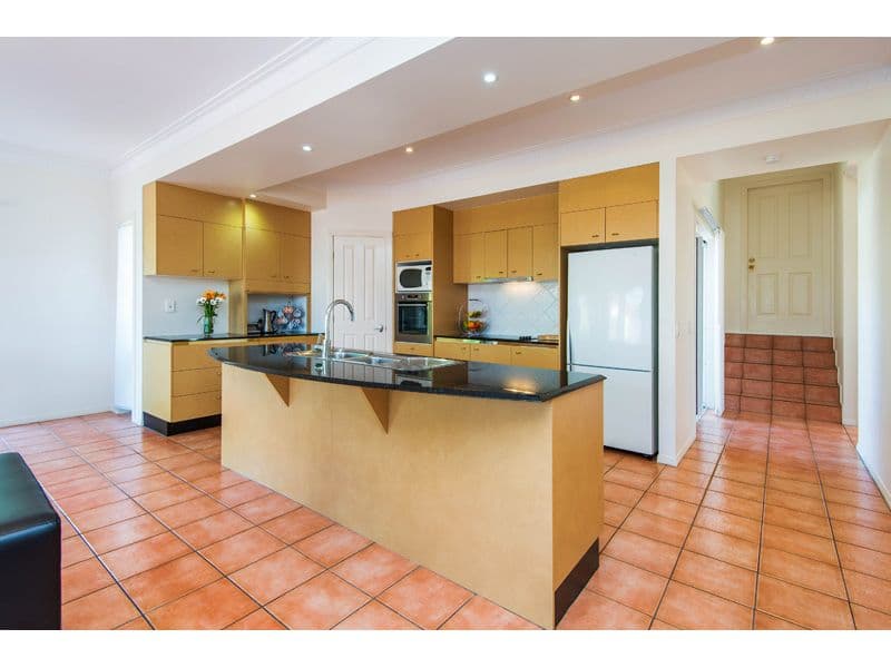 29 Coneyhurst Crescent, CARINDALE QLD 4152, Carindale - Thumbnail 4