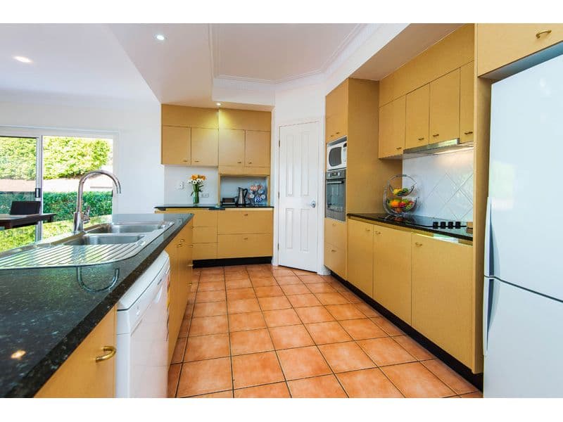 29 Coneyhurst Crescent, CARINDALE QLD 4152, Carindale - Thumbnail 5