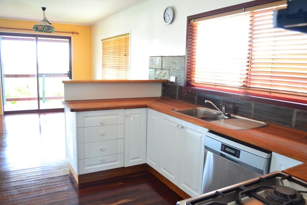 24 Meikleville Street, MEIKLEVILLE HILL QLD 4703, Meikleville Hill - Thumbnail 3