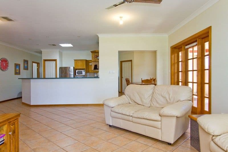 15 Bartlett Terrace, SEMAPHORE PARK SA 5019, Semaphore Park - Thumbnail 3