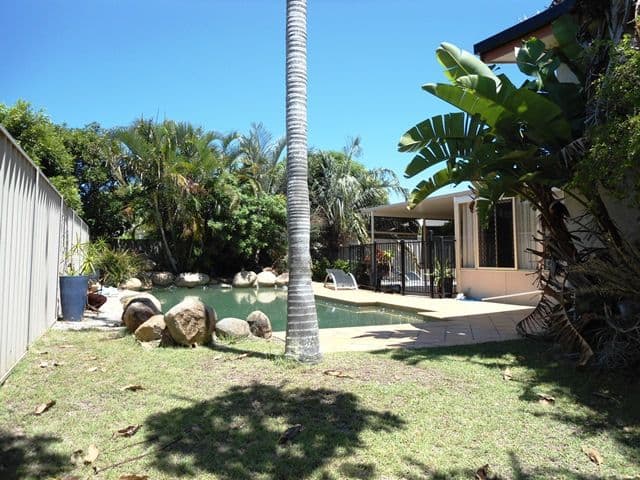 17 Endeavour Drive, BANKSIA BEACH QLD 4507, Banksia Beach - Thumbnail 5