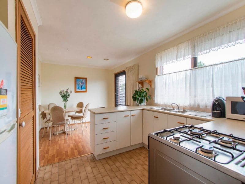 50 Barry Street, SEAFORD VIC 3198, Seaford - Thumbnail 6