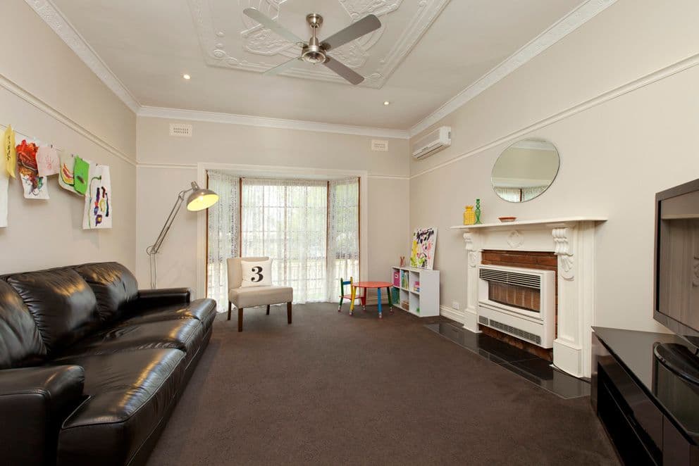 19 Duncan Street, BALLAN VIC 3342, Ballan - Thumbnail 2