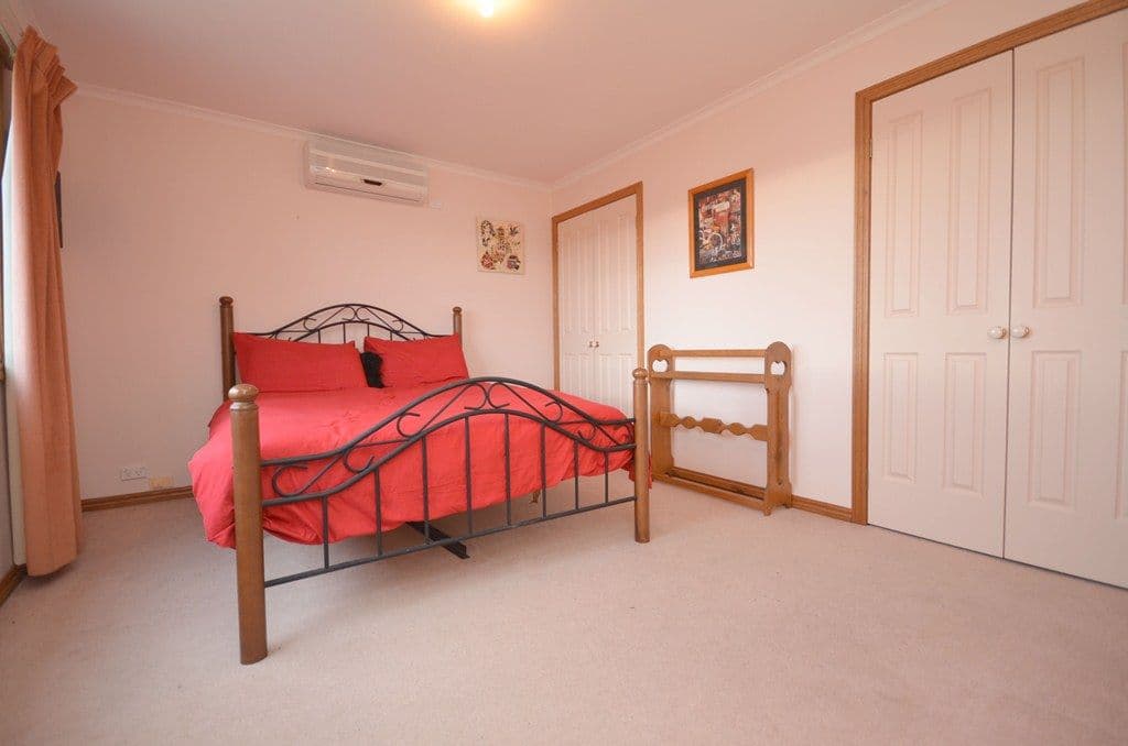 21 Tinworth Avenue, MOUNT CLEAR  Victoria  3350, Australia, Mount Clear - Thumbnail 8