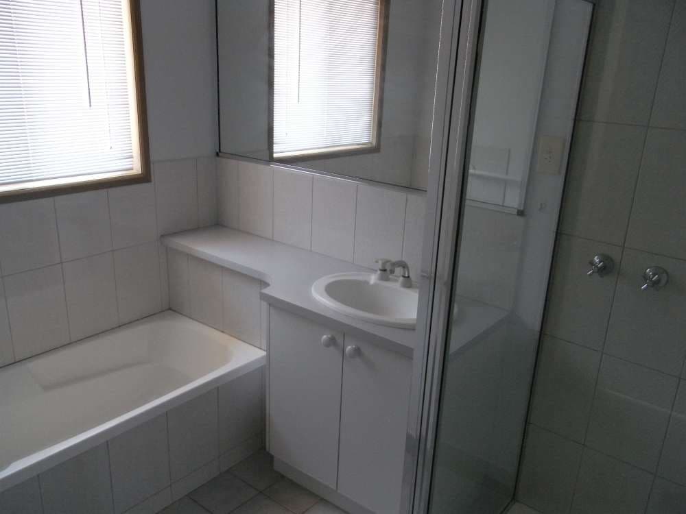 63 Kennedy Street, HOWLONG NSW 2643, Howlong - Thumbnail 4