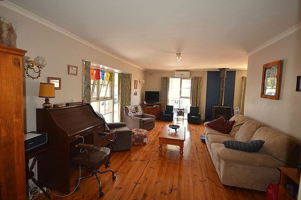 20 Cochrane Drive, SNAKE VALLEY VIC 3351, Snake Valley - Thumbnail 2
