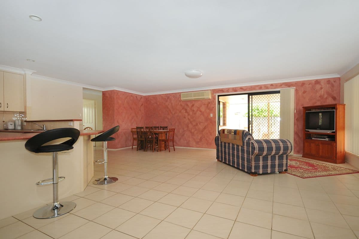 13 Fadden Crescent, MIDDLE RIDGE QLD 4350, Middle Ridge - Thumbnail 3
