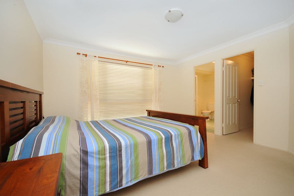 13 Fadden Crescent, MIDDLE RIDGE QLD 4350, Middle Ridge - Thumbnail 5