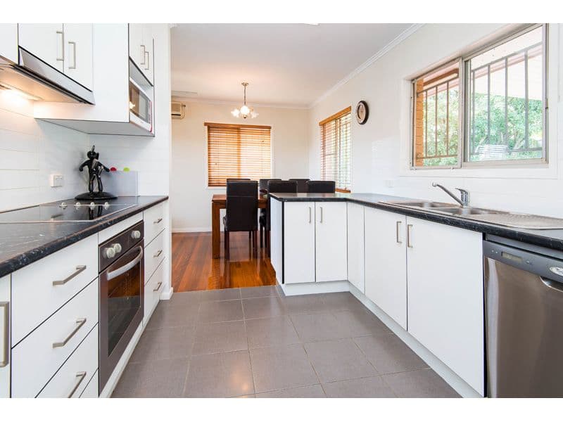 15 Kiparra Street, MANSFIELD QLD 4122, Mansfield - Thumbnail 8