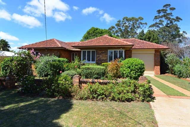 30 Cathro Street, ROCKVILLE QLD 4350, Rockville - Image 1