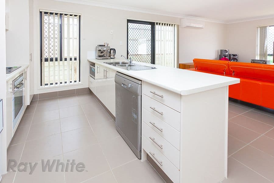 2 Alton Towers Street, SPRINGFIELD LAKES QLD 4300, Springfield Lakes - Thumbnail 3
