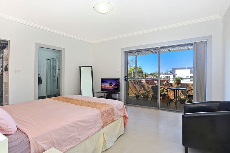 12 Rawson Road, GREENACRE NSW 2190, Greenacre - Thumbnail 6