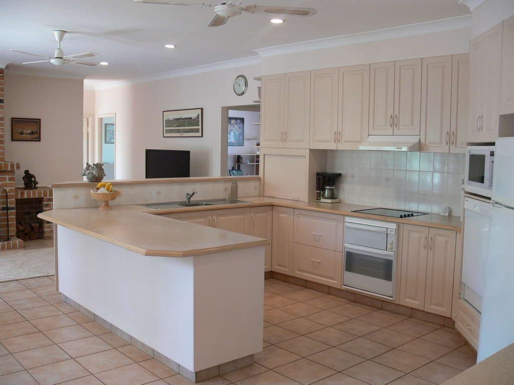 77 Brett Road, BLACKBUTT QLD 4314, Blackbutt - Thumbnail 2