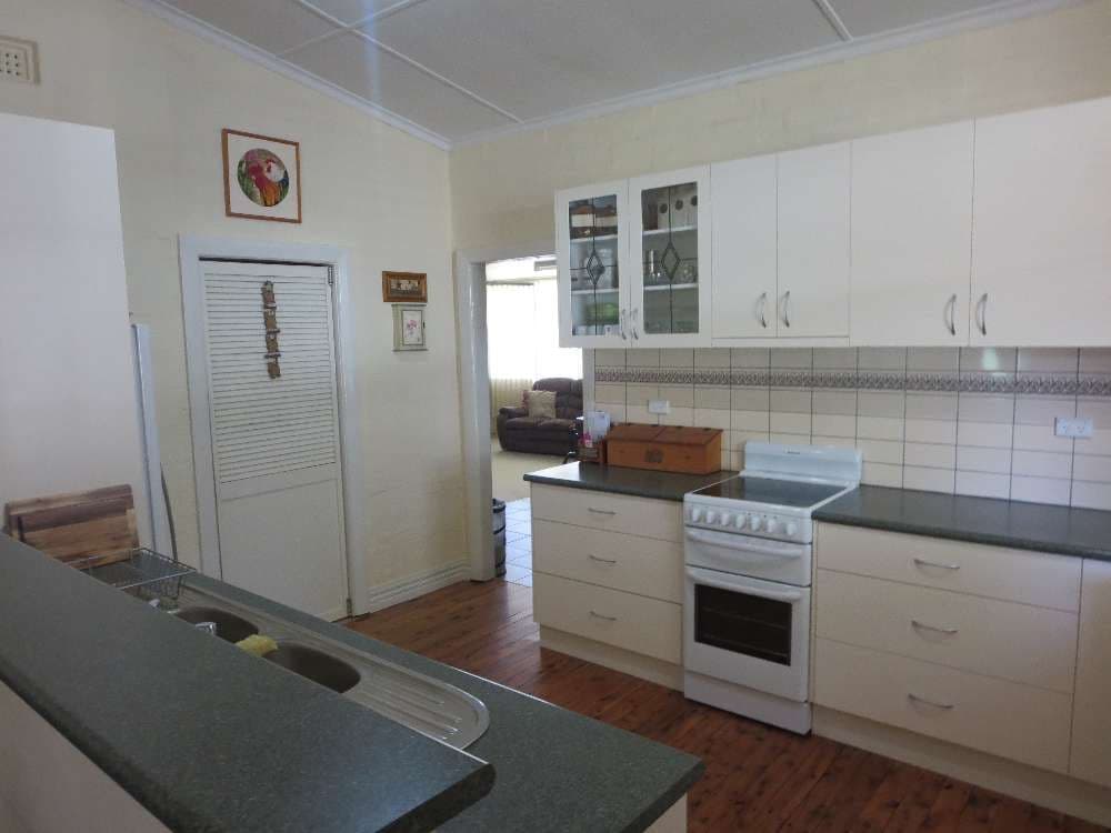 1 Edward Street, CULCAIRN NSW 2660, Culcairn - Thumbnail 2
