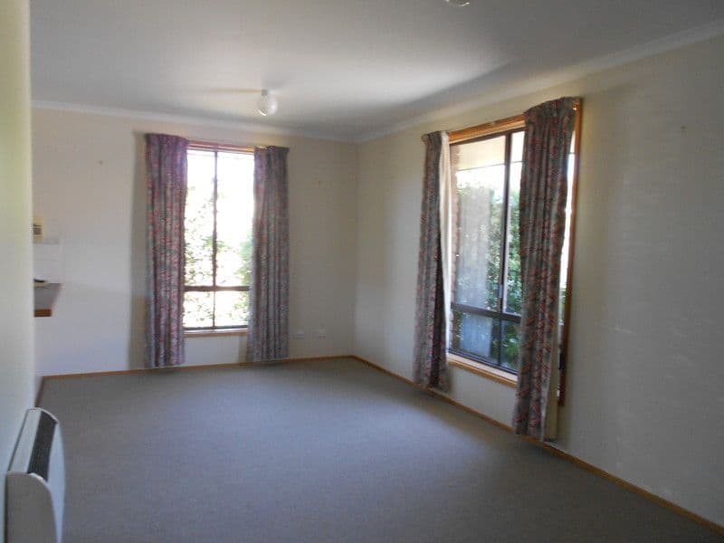 1/19  Wallace Street, NEWNHAM TAS 7248, Newnham - Thumbnail 2